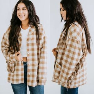 BAEVELY TAN WHITE PLAID CHECK SHACKET JACKET FRINGE DETAILS POCKETS MEDIUM